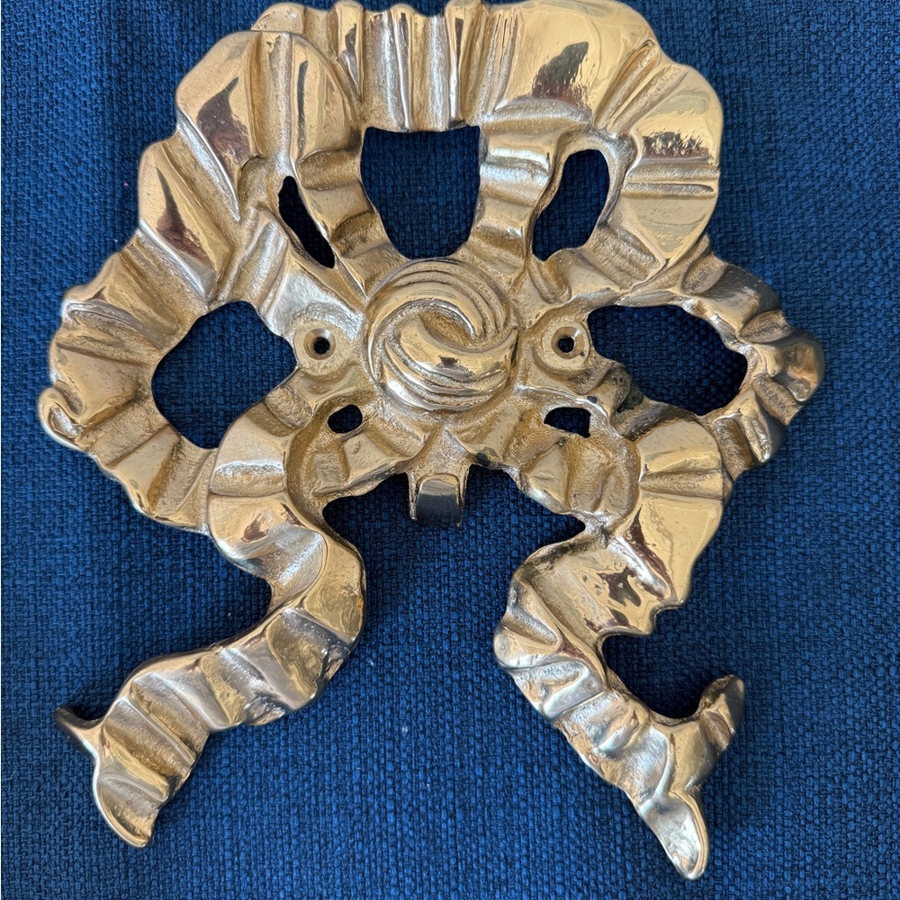 Brass Vintage Elegant Gold Ribbon Wall Decor